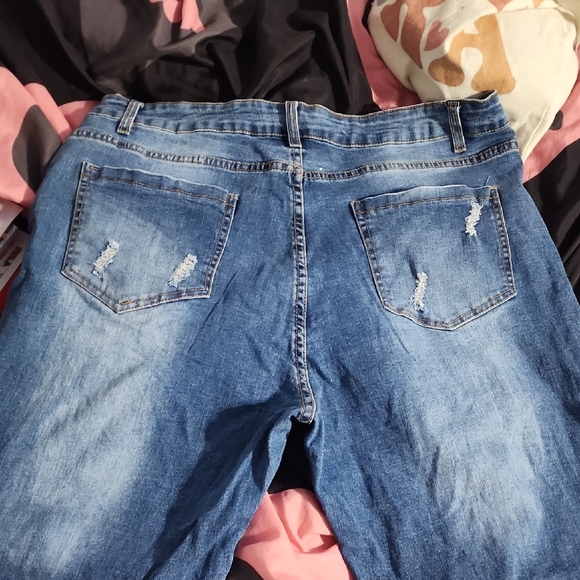 Distressed Blue Jeans - Picture 6 of 7